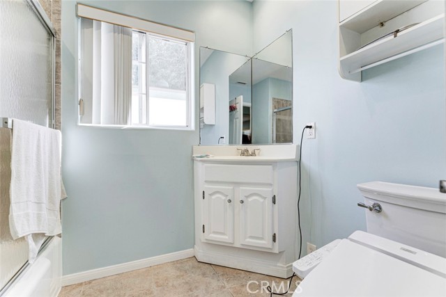 Detail Gallery Image 15 of 54 For 6648 Gaviota Ave, Lake Balboa,  CA 91406 - 4 Beds | 4 Baths