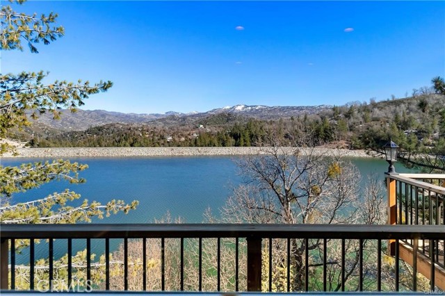 Detail Gallery Image 11 of 40 For 537 Canyon View Rd, Lake Arrowhead,  CA 92321 - 4 Beds | 3/1 Baths