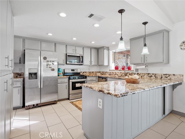 Detail Gallery Image 22 of 55 For 14798 Dos Palmas, Victorville,  CA 92392 - 4 Beds | 2 Baths