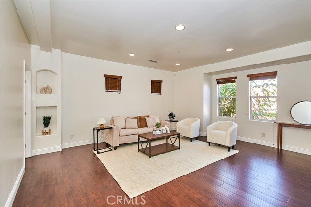 717 Arcadia Avenue, Arcadia CA: https://media.crmls.org/medias/74f56aa1-a004-4325-800b-688cda101c9e.jpg