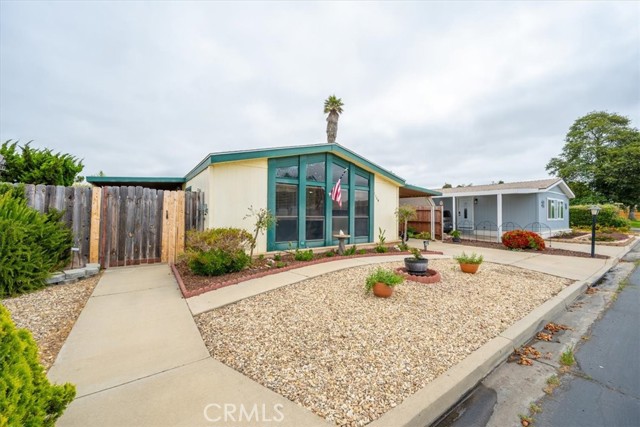 519 W Taylor Street, Santa Maria CA: https://media.crmls.org/medias/74f61080-8325-499e-9163-5f4712e95255.jpg