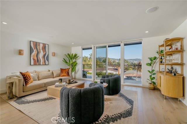 Detail Gallery Image 4 of 53 For 274 Grandview, Laguna Beach,  CA 92651 - 7 Beds | 7 Baths