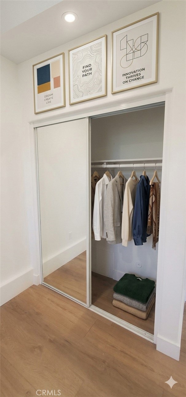 Detail Gallery Image 4 of 27 For 23462 Friar St, Woodland Hills,  CA 91367 - 1 Beds | 1 Baths