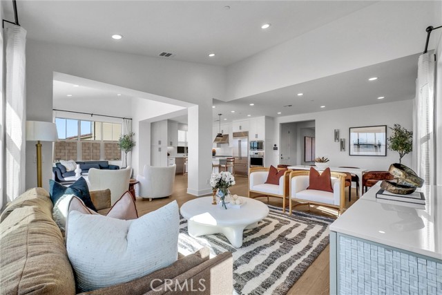 236 Collino, Irvine CA: https://media.crmls.org/medias/74f7b755-995a-4a8e-91cd-a20037cdb2f8.jpg