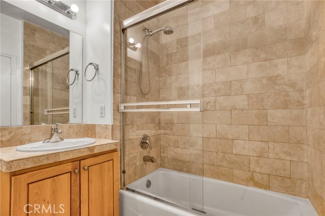 Detail Gallery Image 11 of 19 For 12916 Moorpark St #104,  Studio City,  CA 91406 - 2 Beds | 2 Baths