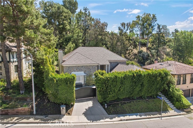 2900 Deep Canyon Drive, Beverly Hills, California 90210, 5 Bedrooms Bedrooms, ,6 BathroomsBathrooms,Single Family Residence,For Sale,Deep Canyon,SR24055869