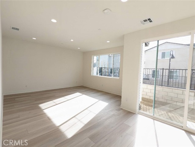 4284 S Heather Privado, Ontario CA: https://media.crmls.org/medias/74f8b030-b46c-4aa0-9f2a-032cbd554938.jpg