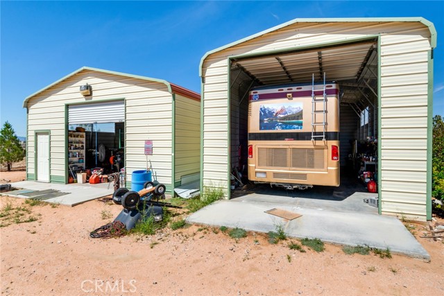 Detail Gallery Image 4 of 55 For 23465 Cherokee Rd, Apple Valley,  CA 92307 - 5 Beds | 3/1 Baths