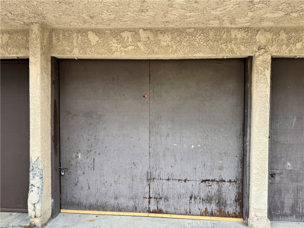 https://media.crmls.org/medias/74f9082f-4d55-4165-a02c-048944164d7f.jpg?preset=X-Large