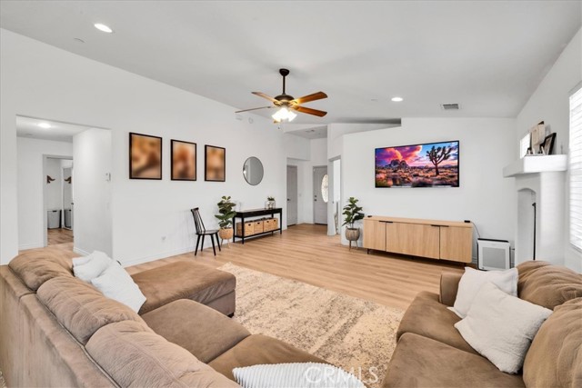 Detail Gallery Image 6 of 42 For 5947 Lupine Ave, Twentynine Palms,  CA 92277 - 4 Beds | 2 Baths