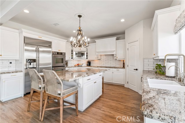 22941 Gold Rush Place, Canyon Lake CA: https://media.crmls.org/medias/74f95a74-1daf-4528-9fd6-179541f39cc2.jpg