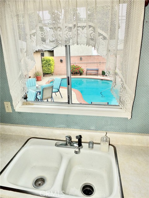 Detail Gallery Image 13 of 37 For 4350 Josie Ave, Lakewood,  CA 90713 - 3 Beds | 1 Baths