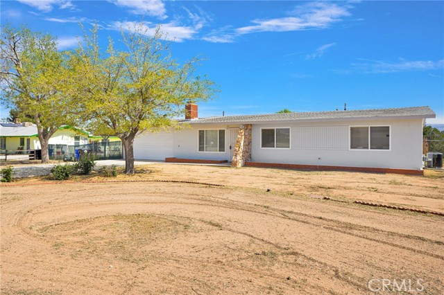 Detail Gallery Image 5 of 55 For 14775 Gayhead, Apple Valley,  CA 92307 - 3 Beds | 2 Baths