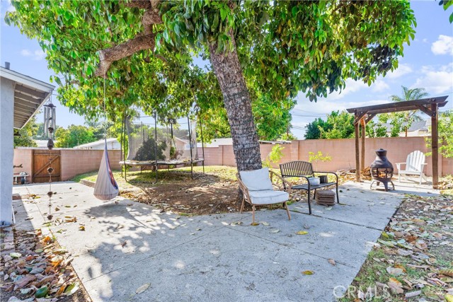 6023 Acacia Avenue, Whittier CA: https://media.crmls.org/medias/74fa768b-f926-4f7d-8fca-c26747a0912f.jpg