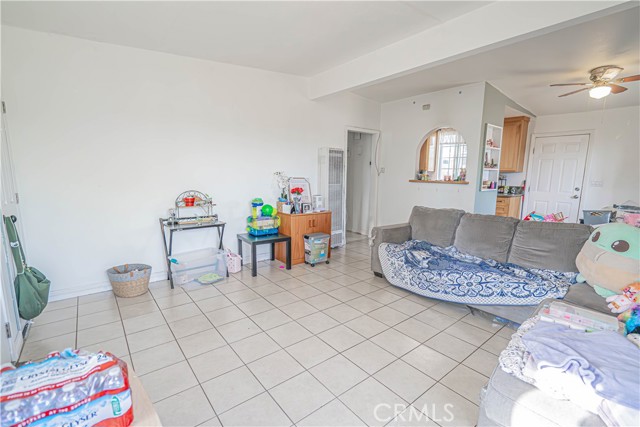 Detail Gallery Image 4 of 18 For 835 E Avenue Q, Palmdale,  CA 93550 - 2 Beds | 2 Baths