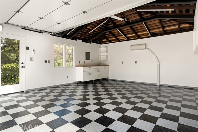 3202 E Chevy Chase, Glendale CA: https://media.crmls.org/medias/74fb5e80-f7b0-41ed-882d-b449e6c53afc.jpg