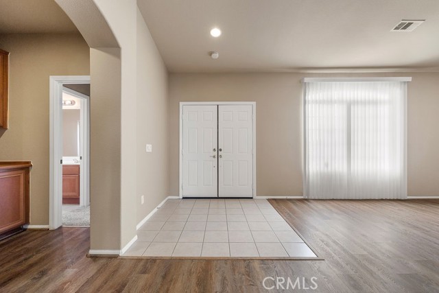 6834 Phoenix Court, Hesperia CA: https://media.crmls.org/medias/74fbc154-d82e-4754-9d89-a2ce4ab9817e.jpg