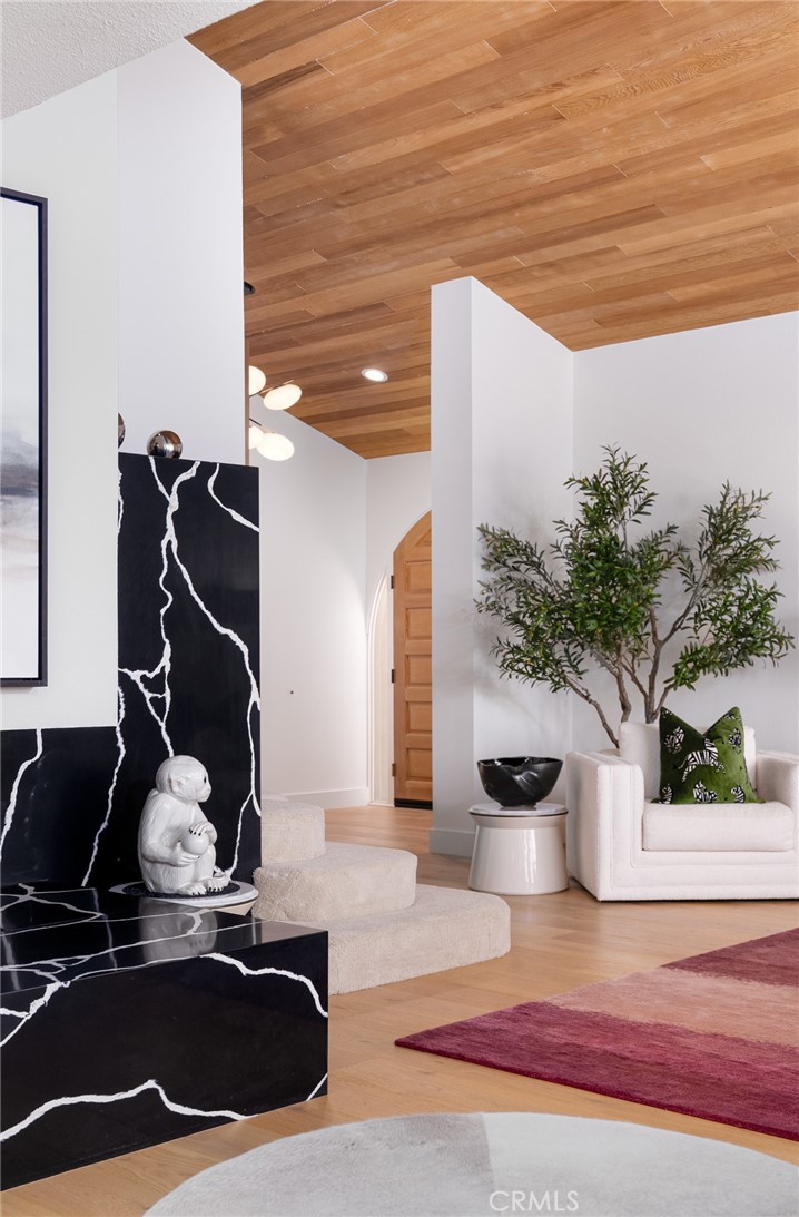 MLS #OC25224944 image #5