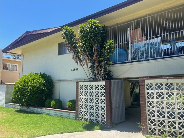 12541 Old River School Road, Downey CA: https://media.crmls.org/medias/74fc7448-126c-4ef4-b04a-6d099770456b.jpg