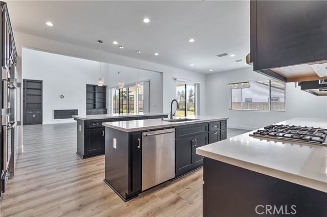 1734 Lester Avenue, Clovis CA: https://media.crmls.org/medias/74fd02f5-c84c-4cd3-840c-34dc80efc4cd.jpg