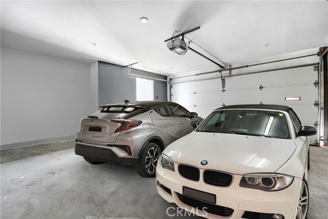 Detail Gallery Image 3 of 32 For 3907 De Longpre Ave, Los Angeles,  CA 90027 - 3 Beds | 3 Baths