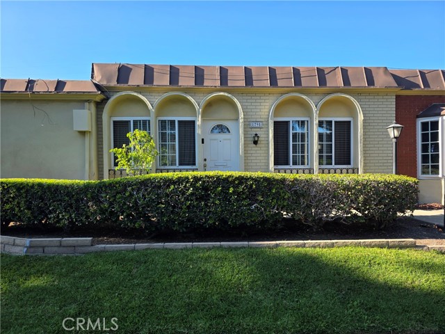 Detail Gallery Image 1 of 10 For 1795 West Glenoaks Avenue, Anaheim,  CA 92801 - 2 Beds | 1 Baths