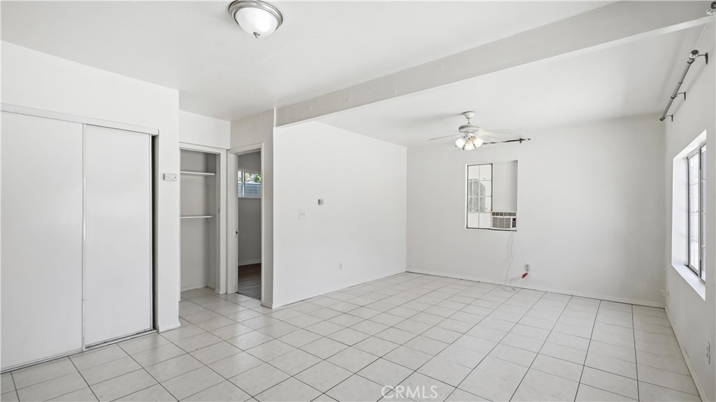 https://media.crmls.org/medias/74fe6e0f-d447-4259-86db-133dcc873ba1.jpg?preset=X-Large