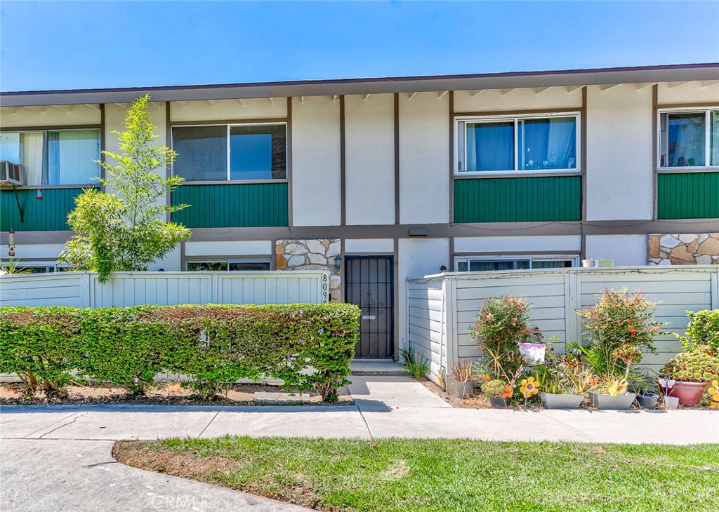 8098 Kerr Green