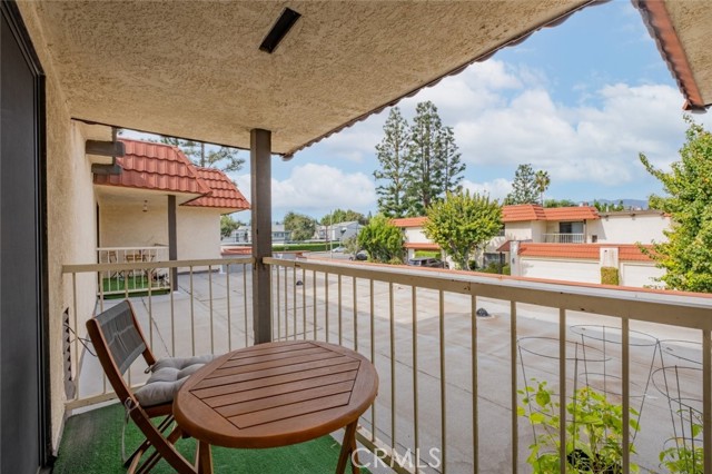 Detail Gallery Image 21 of 31 For 9936 Reseda Bld #39,  Northridge,  CA 91324 - 3 Beds | 2/1 Baths