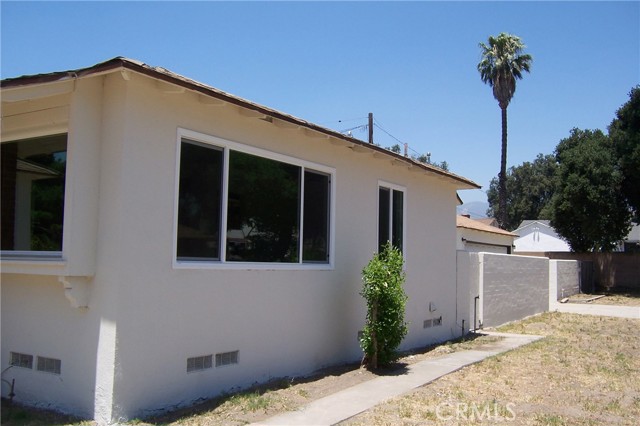1208 W 23rd Street, San Bernardino CA: https://media.crmls.org/medias/74fefe0c-e8a1-4d7d-a84d-4a50337ba2ee.jpg