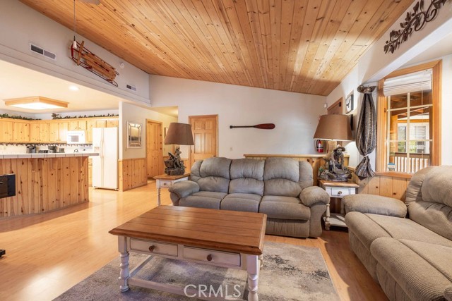 285 Santa Clara Boulevard, Big Bear Lake, CA 92315