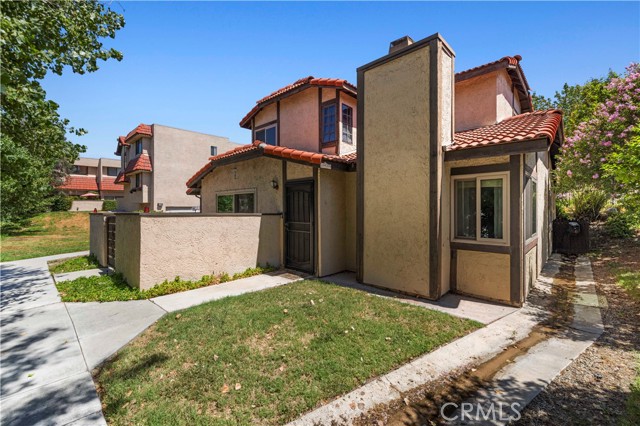 Detail Gallery Image 1 of 1 For 27655 Ironstone Dr #1,  Canyon Country,  CA 91387 - 3 Beds | 2 Baths