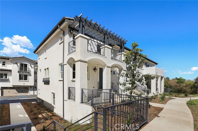 5 Brookline Avenue, Phillips Ranch CA: https://media.crmls.org/medias/75000f14-8e9f-4234-84c7-cbf31af1cf25.jpg