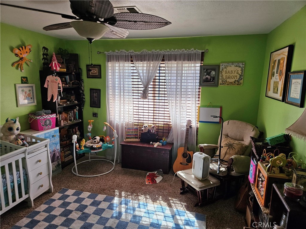 https://media.crmls.org/medias/75004e16-f00b-476a-9c72-cff94b5ff280.jpg?preset=X-Large