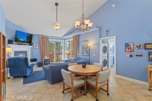 534 Highland, Big Bear Lake CA: https://media.crmls.org/medias/75009fa7-f541-49eb-97eb-bb6ee9213aae.jpg