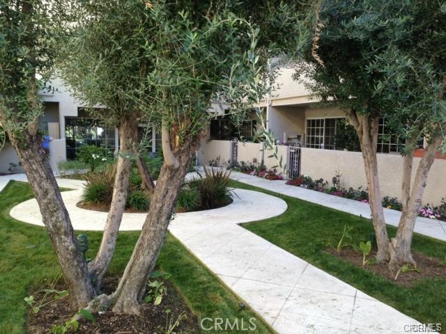 Detail Gallery Image 2 of 11 For 4647 Willis Ave #224,  Sherman Oaks,  CA 91403 - 2 Beds | 2 Baths