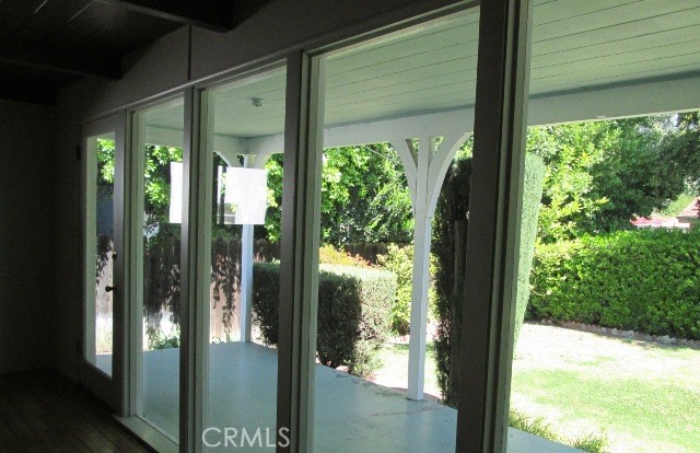 Detail Gallery Image 5 of 8 For 4718 Burnet Ave, Sherman Oaks,  CA 91403 - 3 Beds | 2 Baths