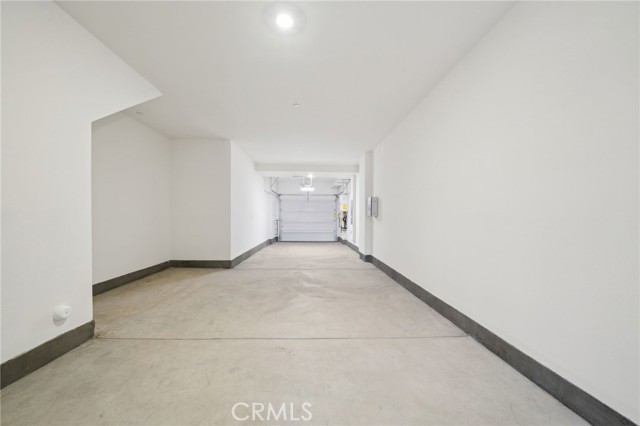 221 Aurora Lane, Pomona CA: https://media.crmls.org/medias/7501b86a-8f2c-495b-aa1c-3e57821e5428.jpg