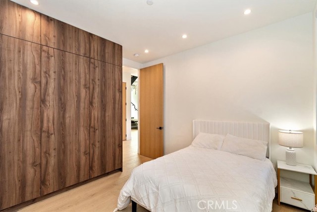 Detail Gallery Image 19 of 44 For 5347 Natick Ave, Sherman Oaks,  CA 91411 - 5 Beds | 5/1 Baths