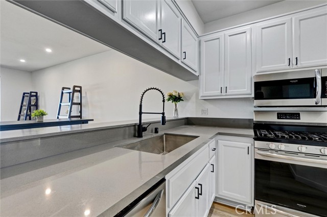 Detail Gallery Image 5 of 32 For 555 Maine Ave #225,  Long Beach,  CA 90802 - 2 Beds | 2 Baths