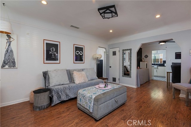Detail Gallery Image 1 of 1 For 1212 E Barcelona Pl, Long Beach,  CA 90813 - 2 Beds | 1 Baths