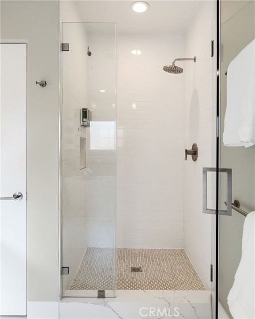 Detail Gallery Image 26 of 38 For 647 2nd, Hermosa Beach,  CA 90254 - 3 Beds | 2/1 Baths