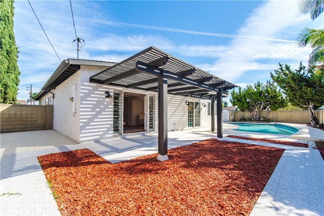 630 Shady Ln, Placentia CA: https://media.crmls.org/medias/750429c1-575d-426e-a4d7-cadefd901bdd.jpg