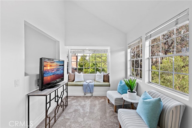 Detail Gallery Image 4 of 39 For 2768 Hillview Dr #17,  Newport Beach,  CA 92660 - 3 Beds | 2/1 Baths