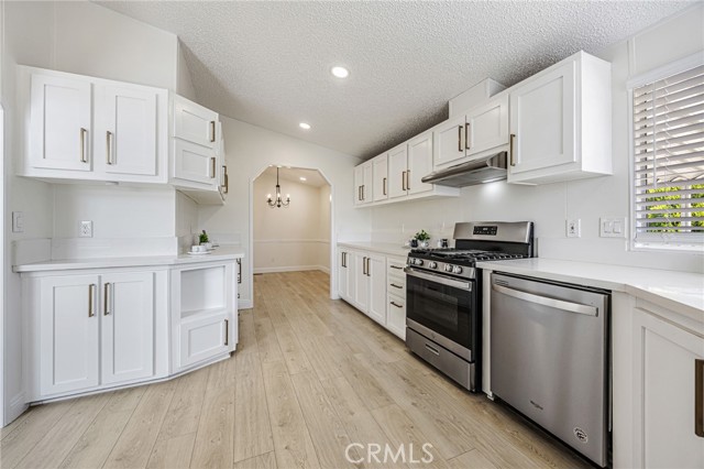 Detail Gallery Image 12 of 39 For 929 E Foothill Bld #140,  Upland,  CA 91786 - 3 Beds | 2 Baths