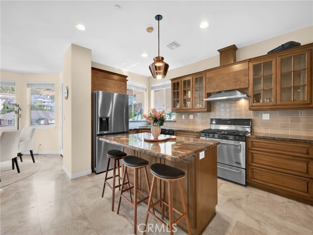 1124 Kathleen Drive, Newbury Park CA: https://media.crmls.org/medias/7504fcf7-0df0-4a53-921b-16d139851662.jpg