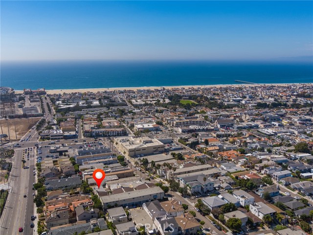 960 1st Street, Hermosa Beach, California 90254, 2 Bedrooms Bedrooms, ,2 BathroomsBathrooms,Residential,Sold,1st,SB22210479