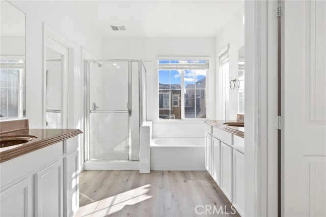 341 W Pebble Creek Lane, Orange CA: https://media.crmls.org/medias/750568f1-5d6b-4ea2-9c1a-0592131f1163.jpg