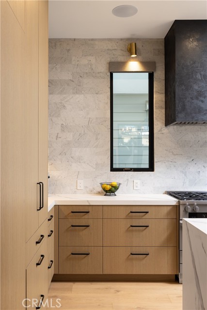 508 Goldenrod Avenue, Corona del Mar CA: https://media.crmls.org/medias/7505d893-e6e6-4756-af7d-502e6dd8a8b2.jpg