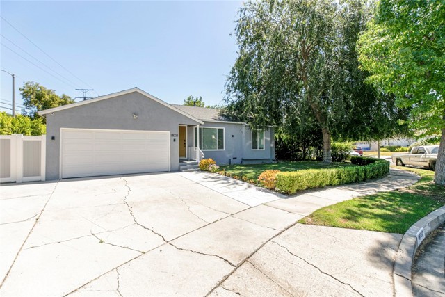Detail Gallery Image 2 of 43 For 18033 Duncan St, Encino,  CA 91316 - 3 Beds | 2 Baths